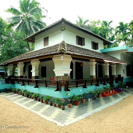 Kenoth Thaliyil Mana, Heritage Homestay Payyannur 外观 照片