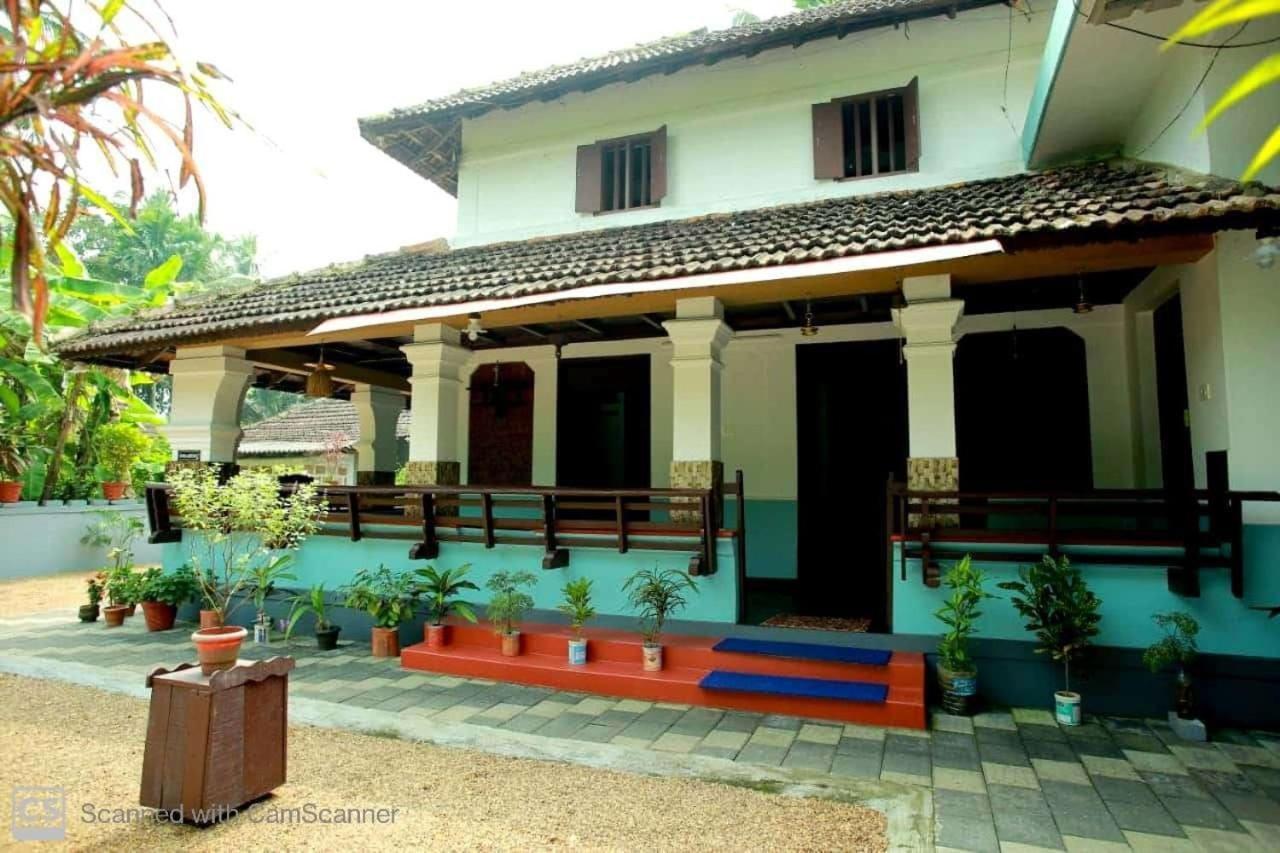 Kenoth Thaliyil Mana, Heritage Homestay Payyannur 外观 照片